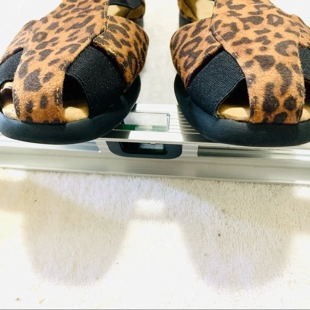 MICHELLE D Fisherman leopard sandals women size 6